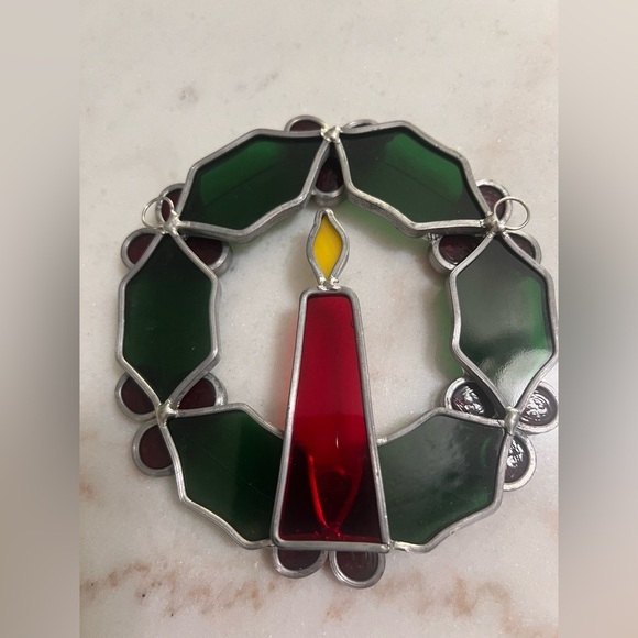 VTG Stained Glass Holly Berry Wreath Candle Christmas Window Suncatcher 8" 80s - Picture 2 of 4